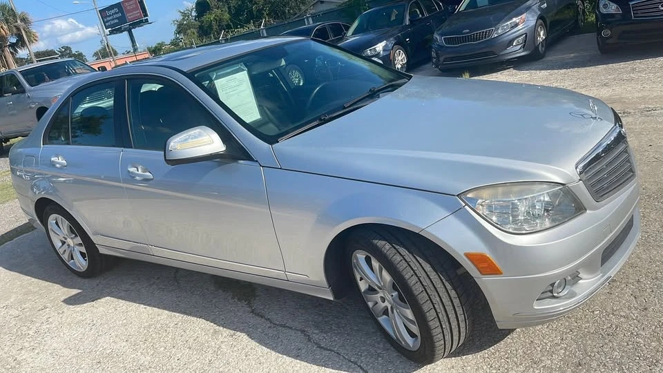 2009 Mercedes-Benz W204 C-Class - Image 2 of 18