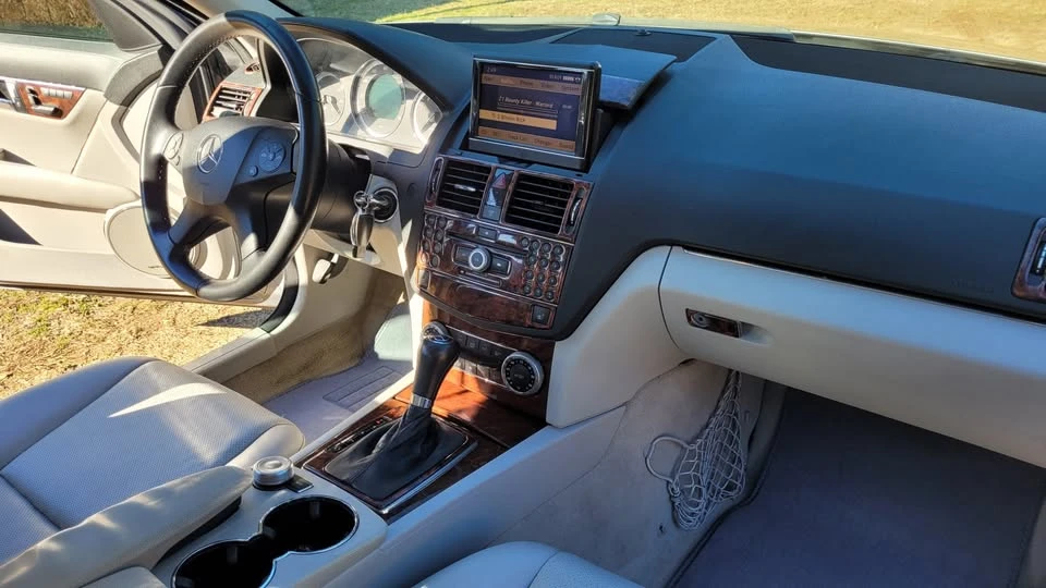 2009 Mercedes-Benz W204 C-Class - Image 10 of 20