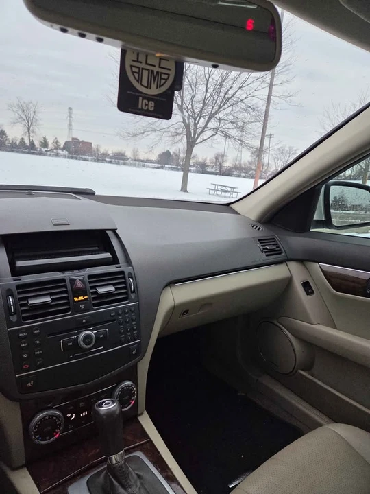 2009 Mercedes-Benz W204 C-Class - Image 7 of 8