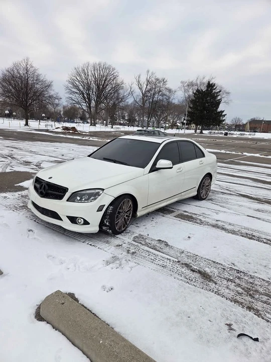 2009 Mercedes-Benz W204 C-Class - Image 2 of 8