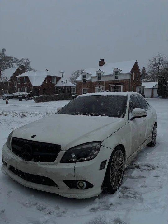 2009 Mercedes-Benz W204 C-Class - Image 2 of 10