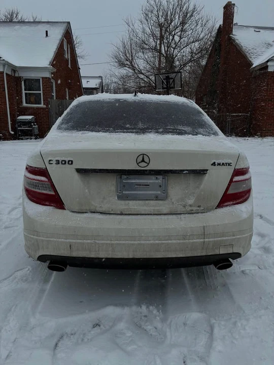 2009 Mercedes-Benz W204 C-Class - Image 5 of 10