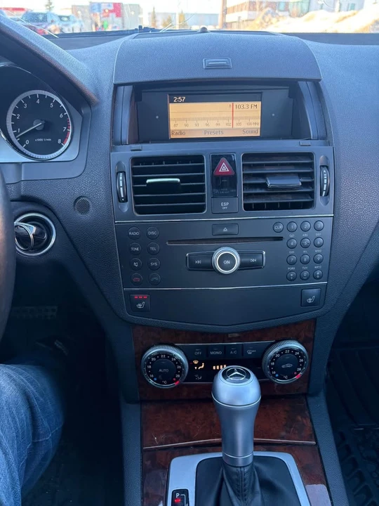 2009 Mercedes-Benz W204 C-Class - Image 15 of 16