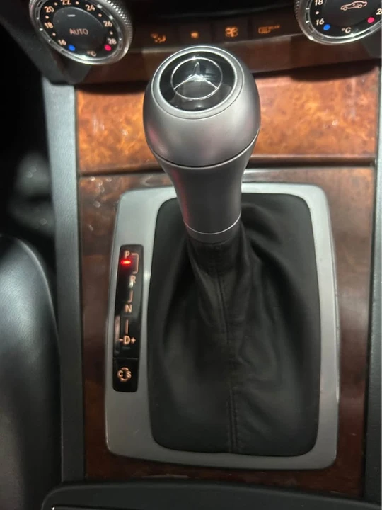 2009 Mercedes-Benz W204 C-Class - Image 14 of 15