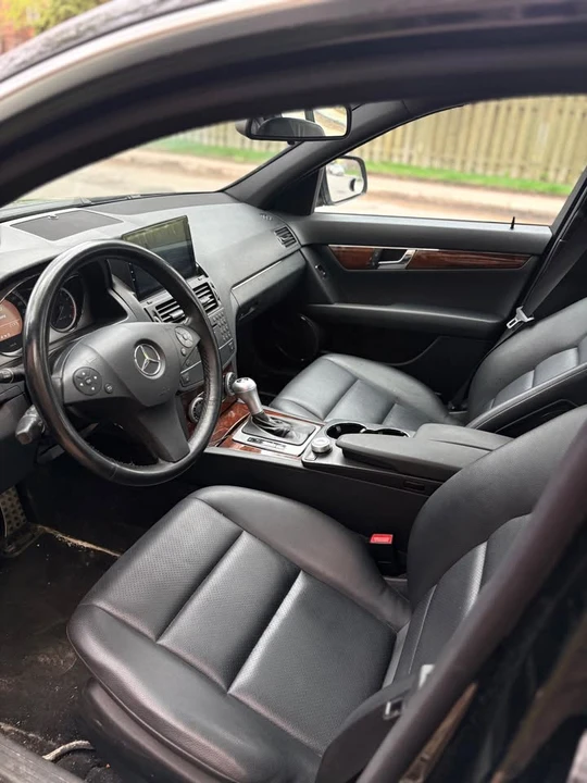 2009 Mercedes-Benz W204 C-Class - Image 12 of 20