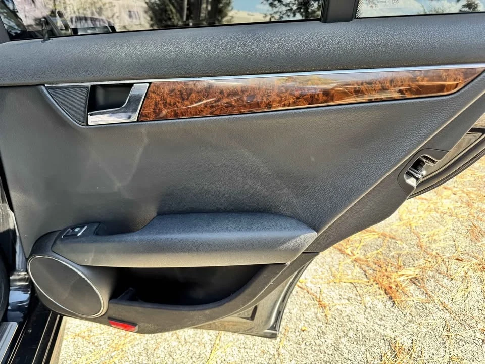 2009 Mercedes-Benz W204 C-Class - Image 8 of 9