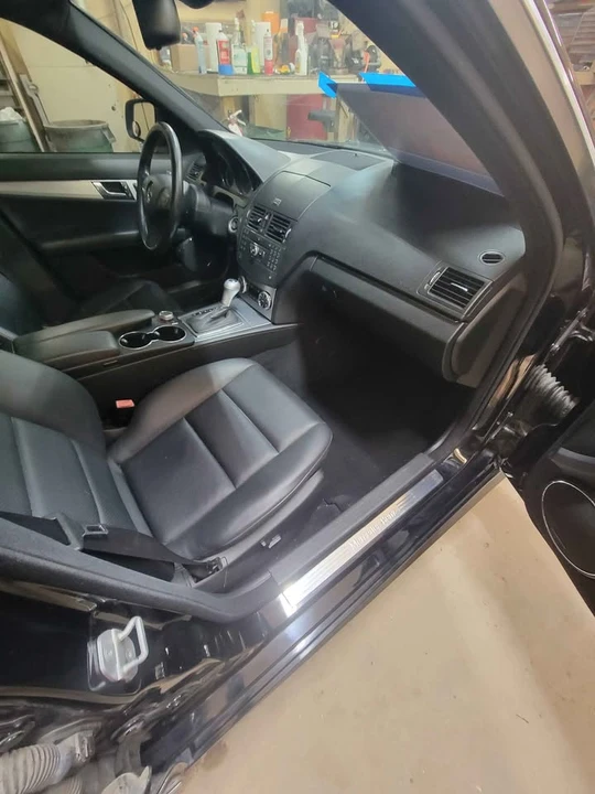 2009 Mercedes-Benz W204 C-Class - Image 8 of 11
