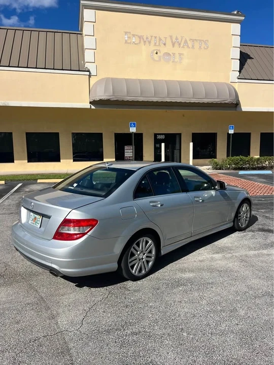 2009 Mercedes-Benz W204 C-Class - Image 2 of 4