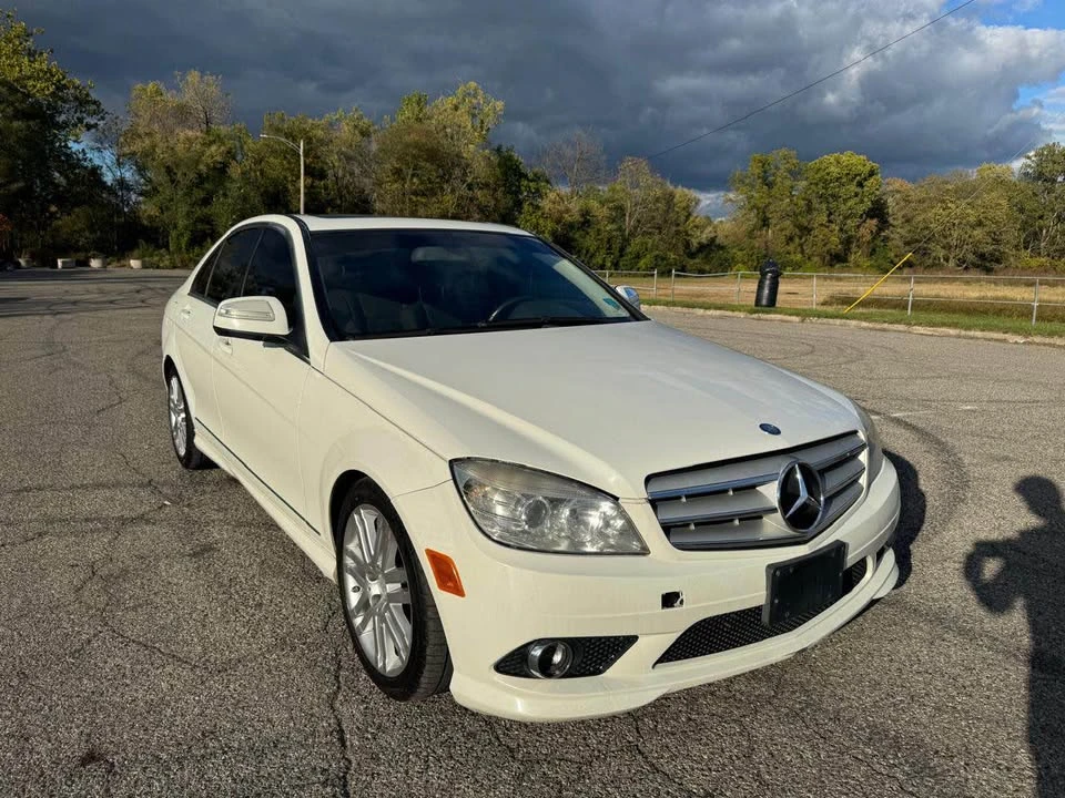 2009 Mercedes-Benz W204 C-Class - Image 2 of 17