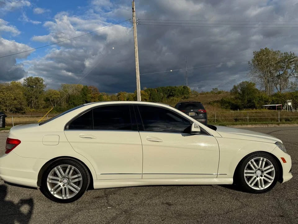 2009 Mercedes-Benz W204 C-Class - Image 3 of 17