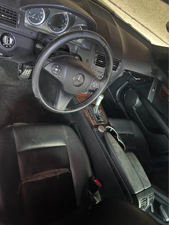2009 Mercedes-Benz W204 C-Class - Image 4 of 11