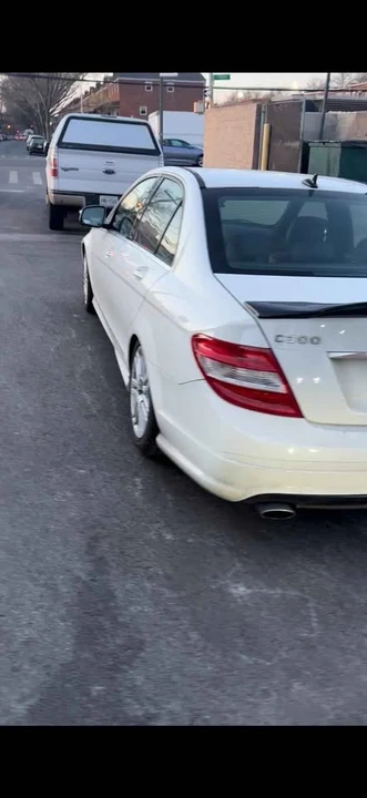 2009 Mercedes-Benz W204 C-Class - Image 2 of 8