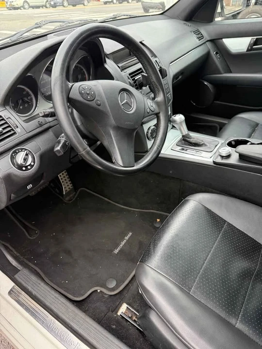 2009 Mercedes-Benz W204 C-Class - Image 6 of 8