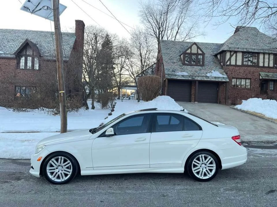 2009 Mercedes-Benz W204 C-Class - Image 2 of 13
