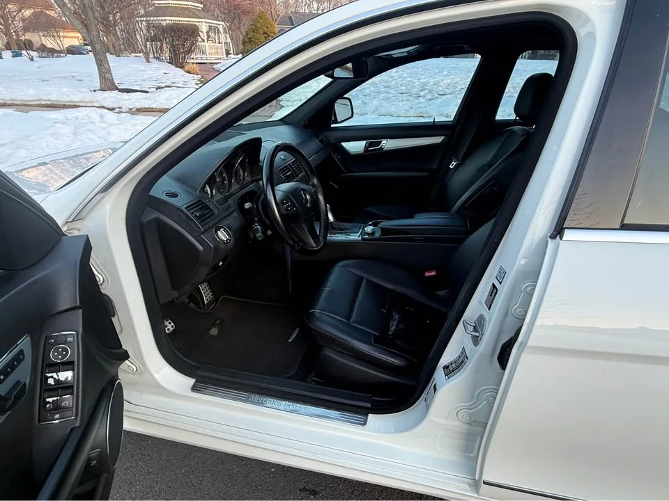 2009 Mercedes-Benz W204 C-Class - Image 10 of 16
