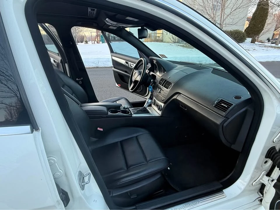 2009 Mercedes-Benz W204 C-Class - Image 11 of 16