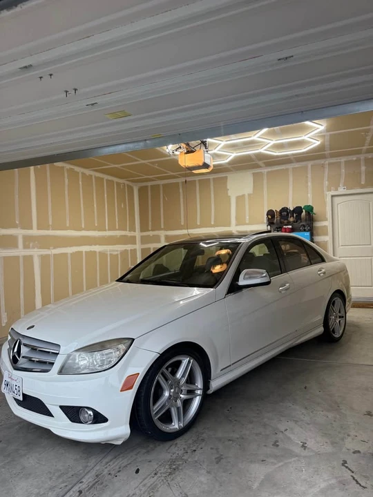 2009 Mercedes-Benz W204 C-Class - Image 2 of 10