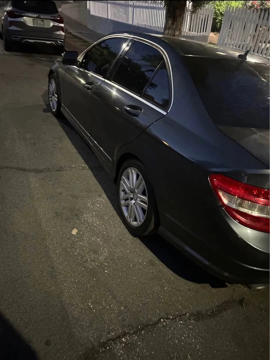 2009 Mercedes-Benz W204 C-Class - Image 2 of 3