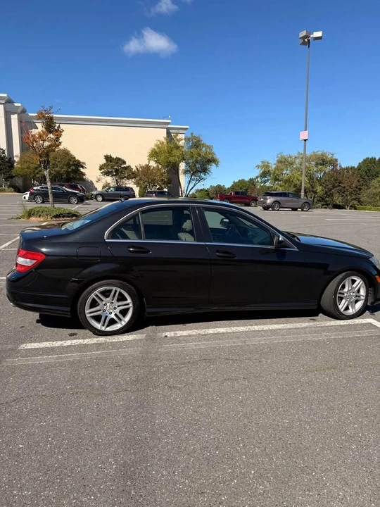 2009 Mercedes-Benz W204 C-Class - Image 4 of 10
