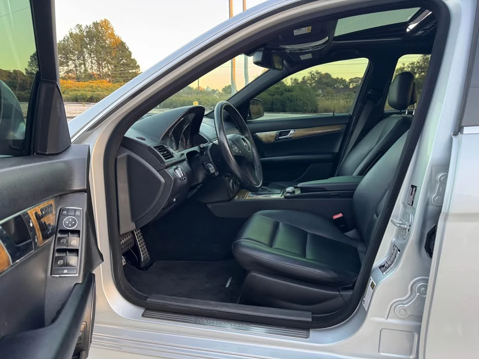 2009 Mercedes-Benz W204 C-Class - Image 10 of 12