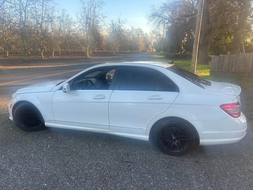 2009 Mercedes-Benz W204 C-Class - Image 2 of 11