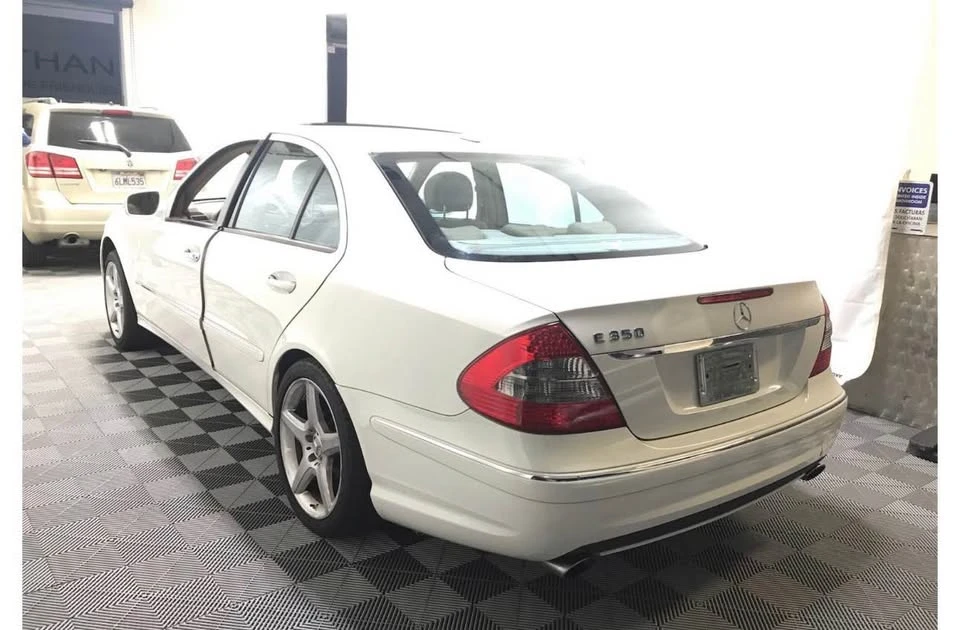 2009 Mercedes-Benz W211 E-Class - Image 2 of 16
