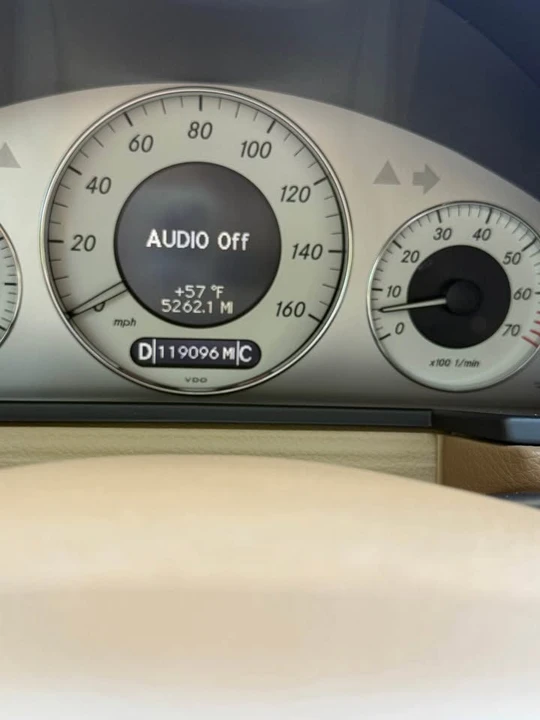 2009 Mercedes-Benz W211 E-Class - Image 10 of 19