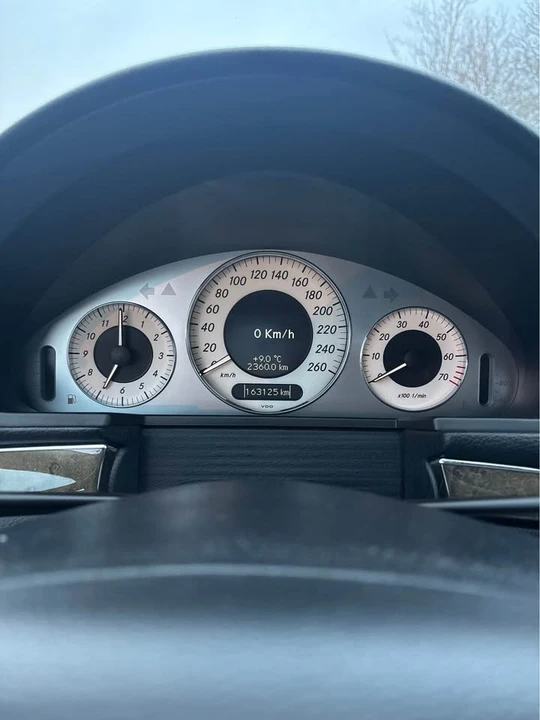 2009 Mercedes-Benz W211 E-Class - Image 8 of 19
