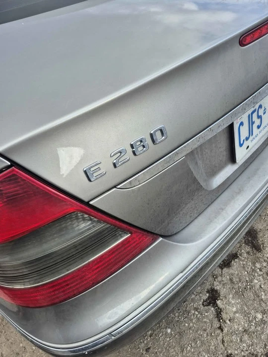 2009 Mercedes-Benz E-Class - Image 2 of 7