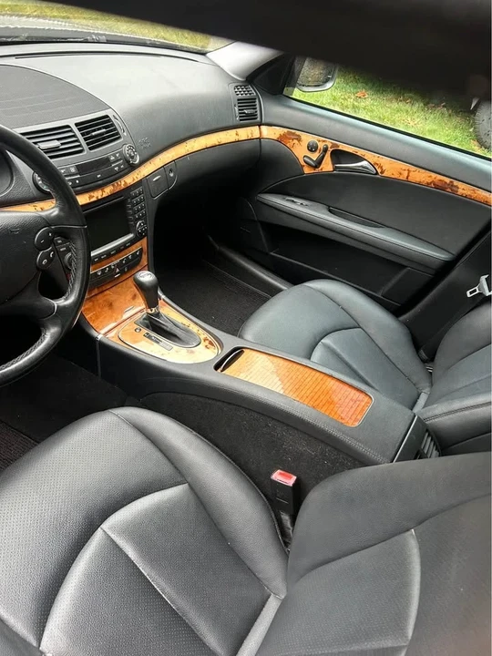 2009 Mercedes-Benz C207/A207 E-Class Coupe & Convertible - Image 5 of 10