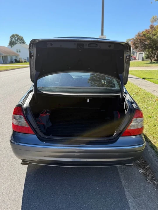 2009 Mercedes-Benz W211 E-Class - Image 8 of 20