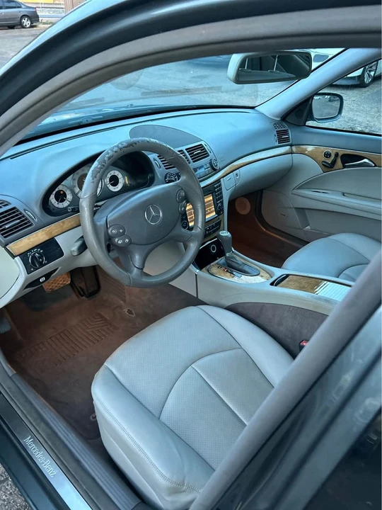 2009 Mercedes-Benz W211 E-Class - Image 12 of 17