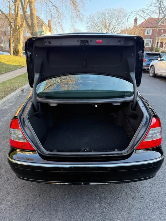 2009 Mercedes-Benz W211 E-Class - Image 9 of 20