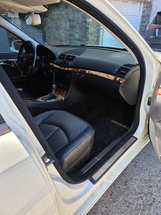 2009 Mercedes-Benz W211 E-Class - Image 9 of 14
