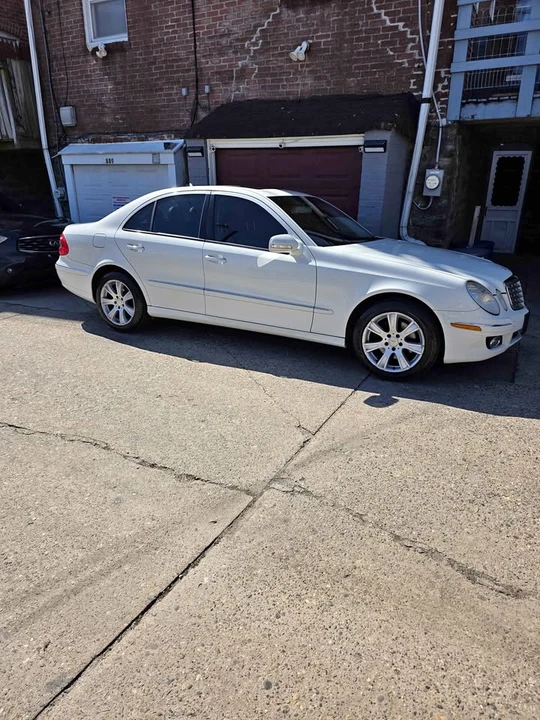 2009 Mercedes-Benz W211 E-Class - Image 2 of 14
