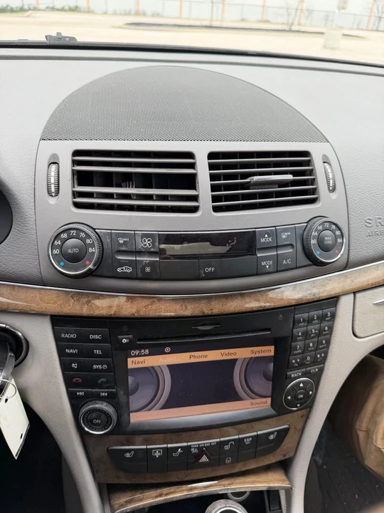 2009 Mercedes-Benz W211 E-Class - Image 11 of 16