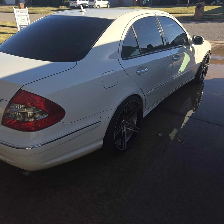 2009 Mercedes-Benz W211 E-Class - Image 5 of 9