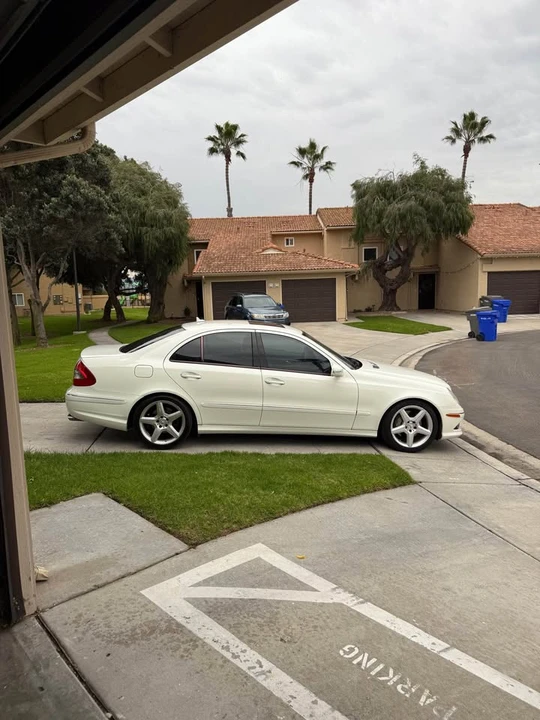 2009 Mercedes-Benz W211 E-Class - Image 2 of 11