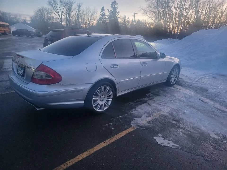 2009 Mercedes-Benz W211 E-Class - Image 2 of 9