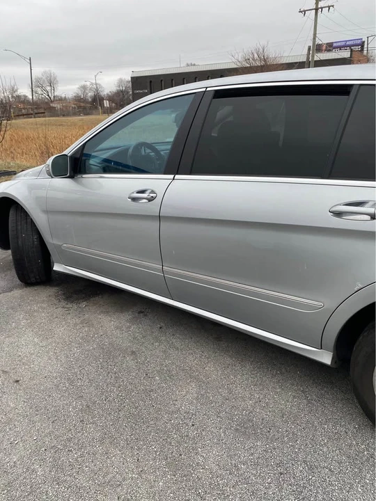 2009 Mercedes-Benz W251 R-Class - Image 2 of 16