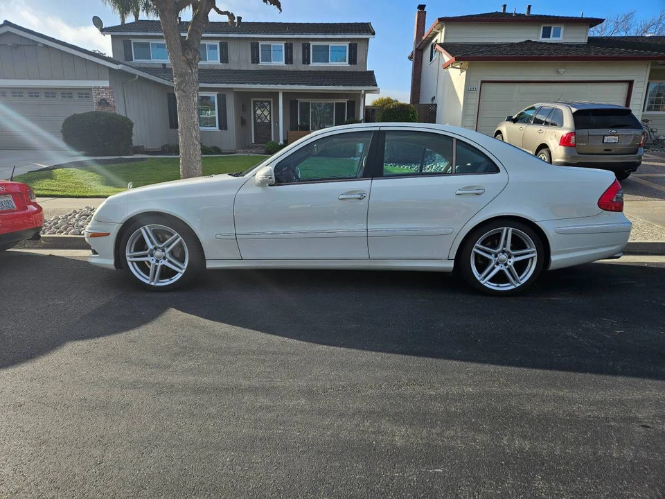 2009 Mercedes-Benz W211 E-Class - Image 2 of 17