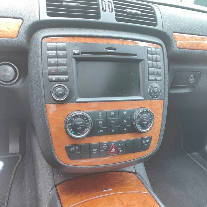 2009 Mercedes-Benz W251 R-Class - Image 4 of 20