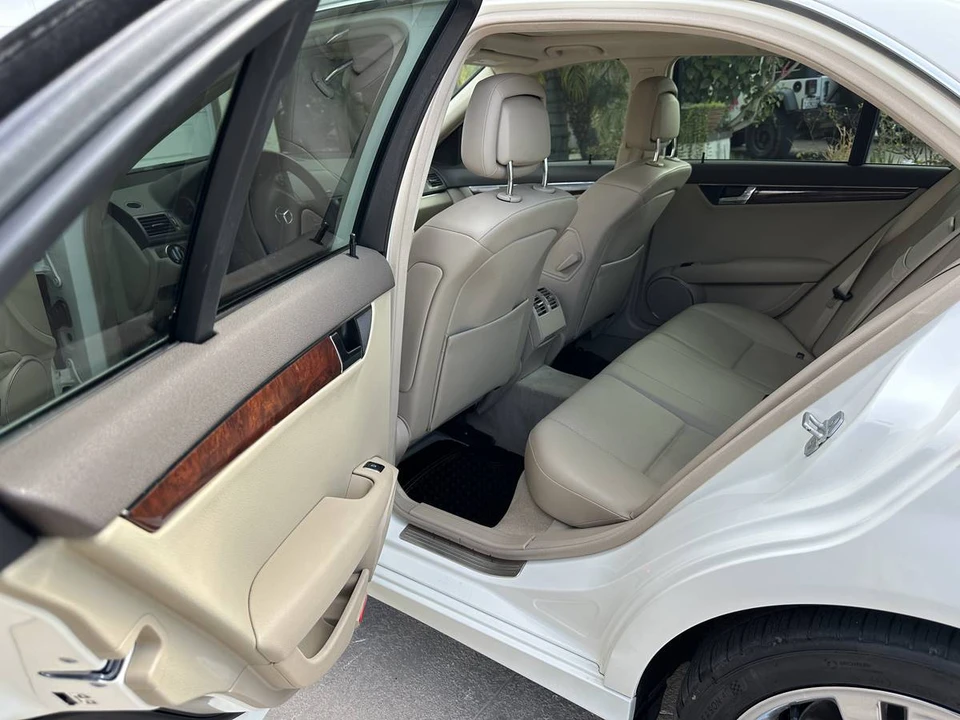 2009 Mercedes-Benz W204 C-Class - Image 11 of 23