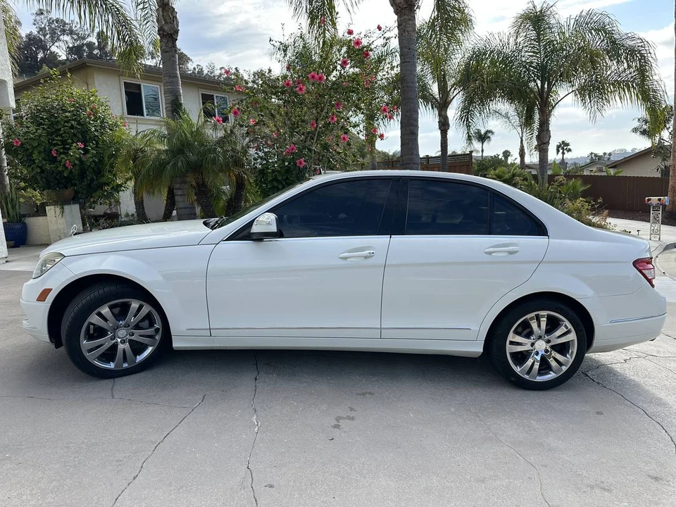 2009 Mercedes-Benz W204 C-Class - Image 3 of 23