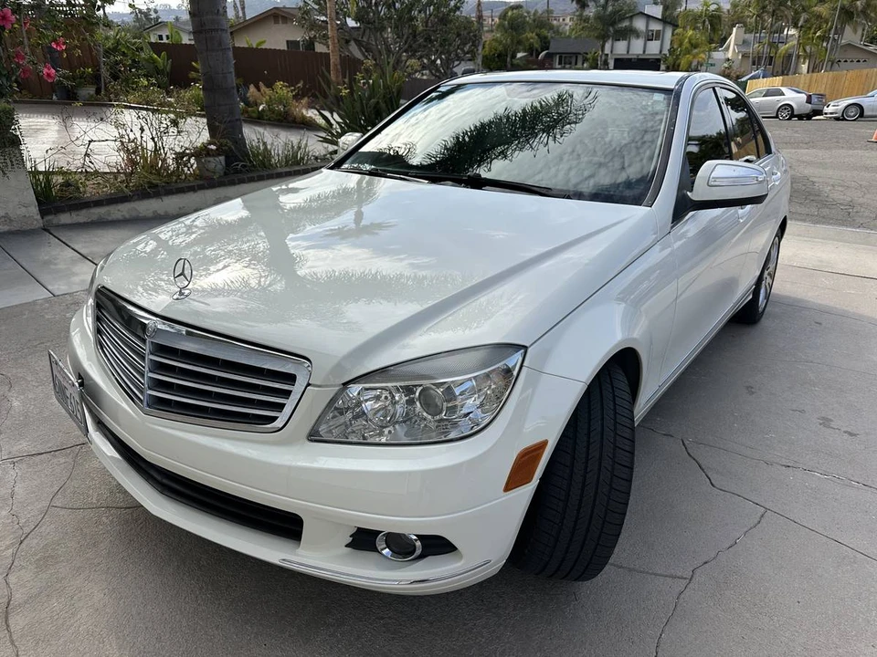 2009 Mercedes-Benz W204 C-Class - Image 2 of 23