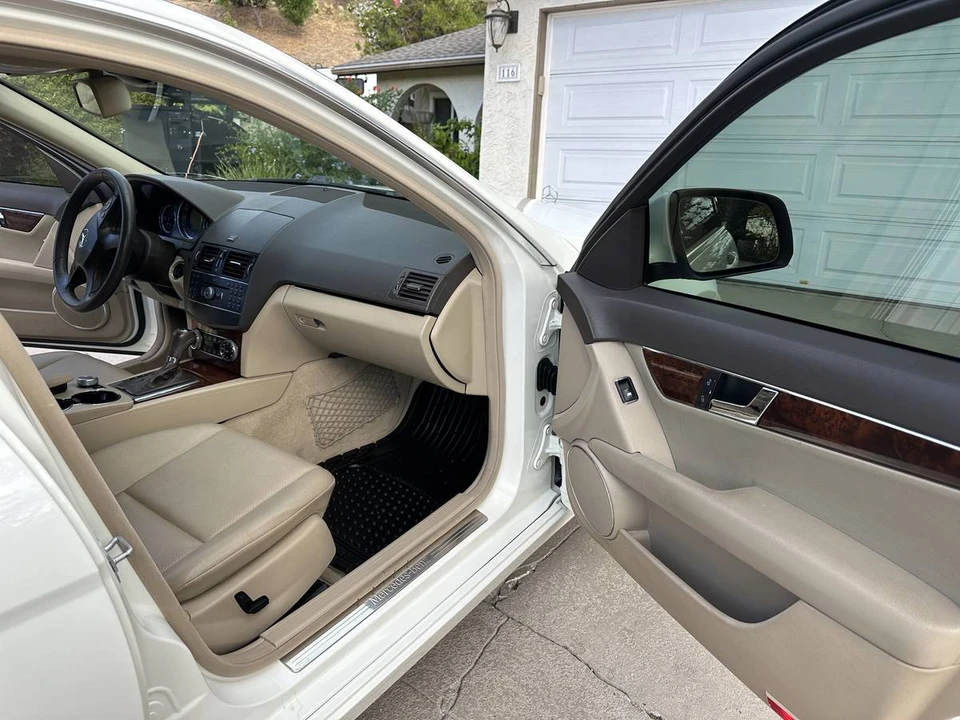 2009 Mercedes-Benz W204 C-Class - Image 14 of 23