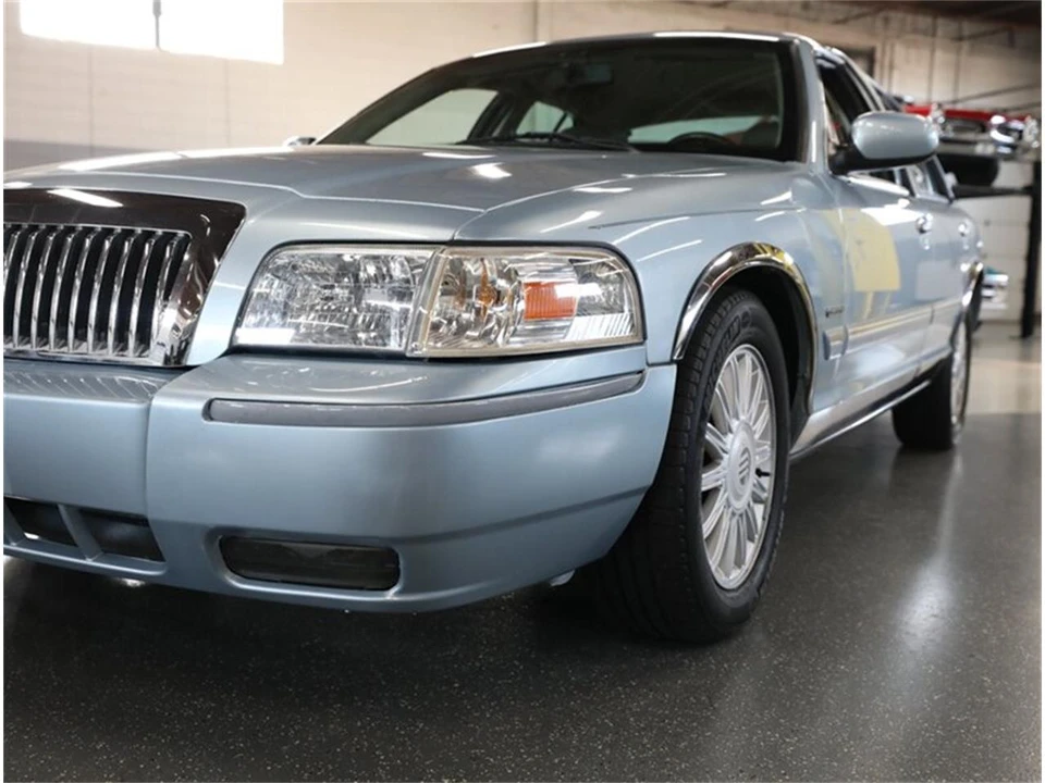 2009 Mercury Grand Marquis - Image 5 of 31