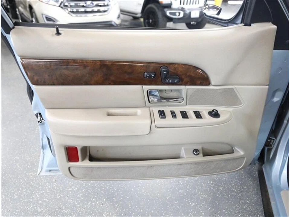 2009 Mercury Grand Marquis - Image 28 of 31