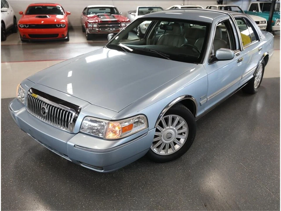 2009 Mercury Grand Marquis - Image 2 of 31