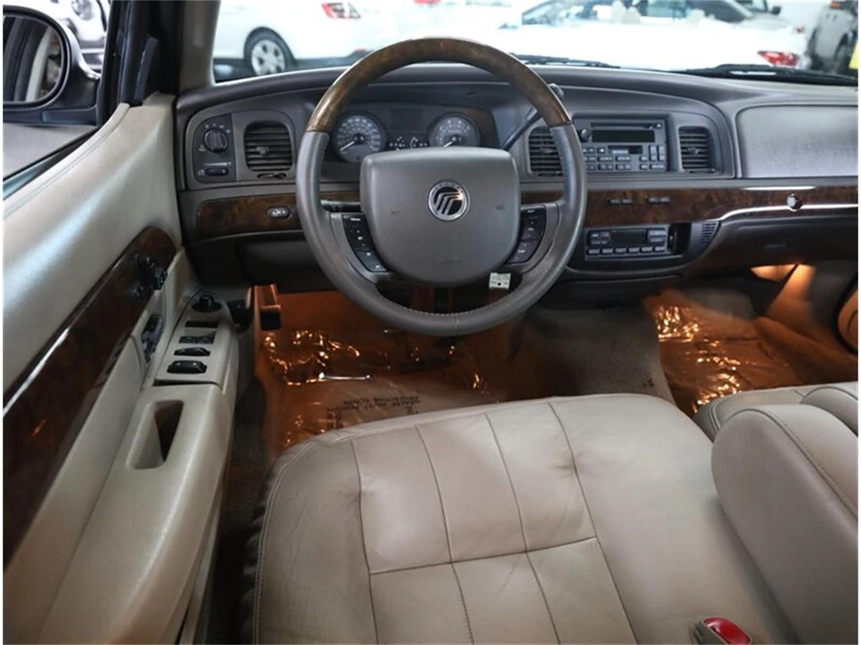 2009 Mercury Grand Marquis - Image 27 of 31